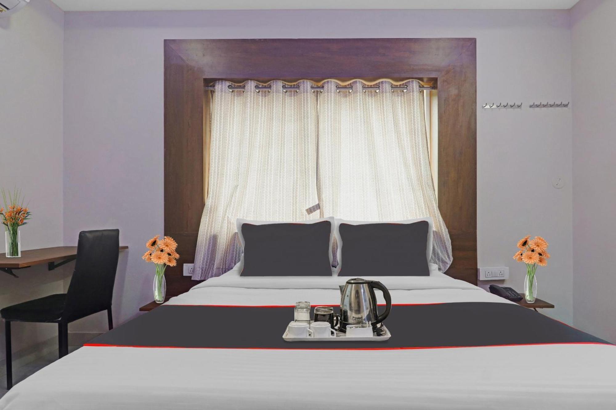 Super Capital O Srinika Inn Gachibowli Esterno foto
